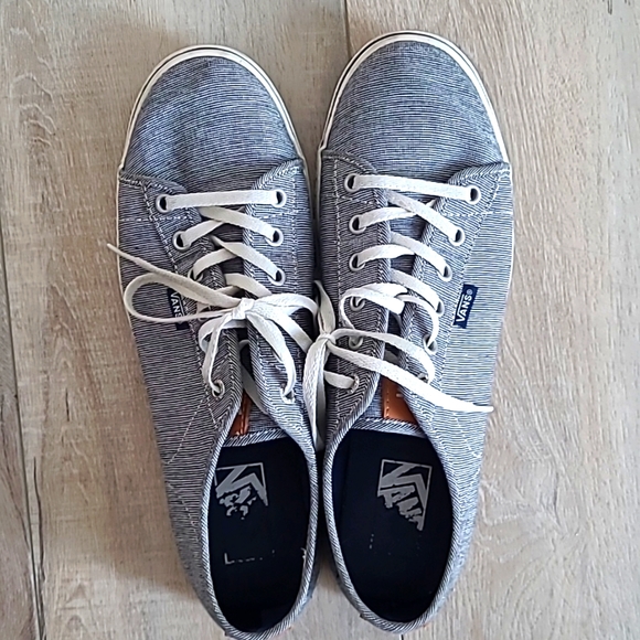 Women's size 10 Vans - Picture 1 of 3